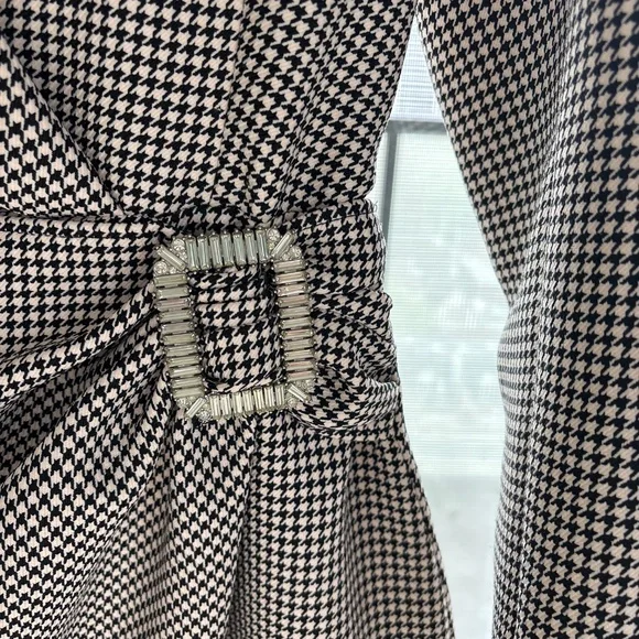 Zara dress - Picture 2 of 3